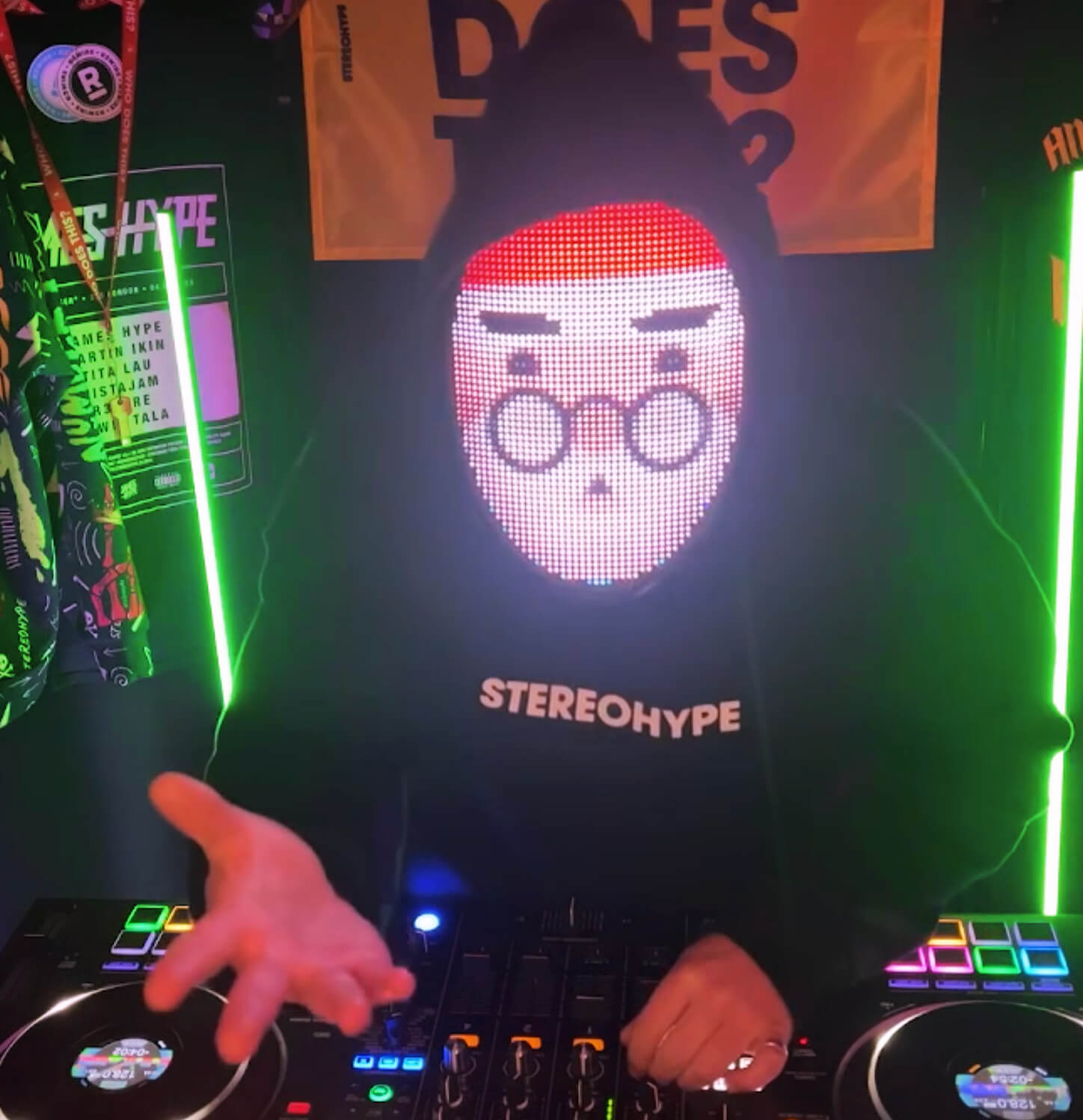 HYPEFAM Global – 12 Streams of Christmas